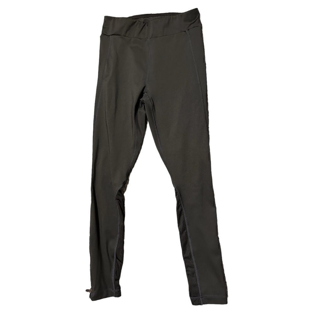 Fabletics Women's Small Black Leggings Zippered Leg Hem
Side Hip Pocket - Picture 3 of 16